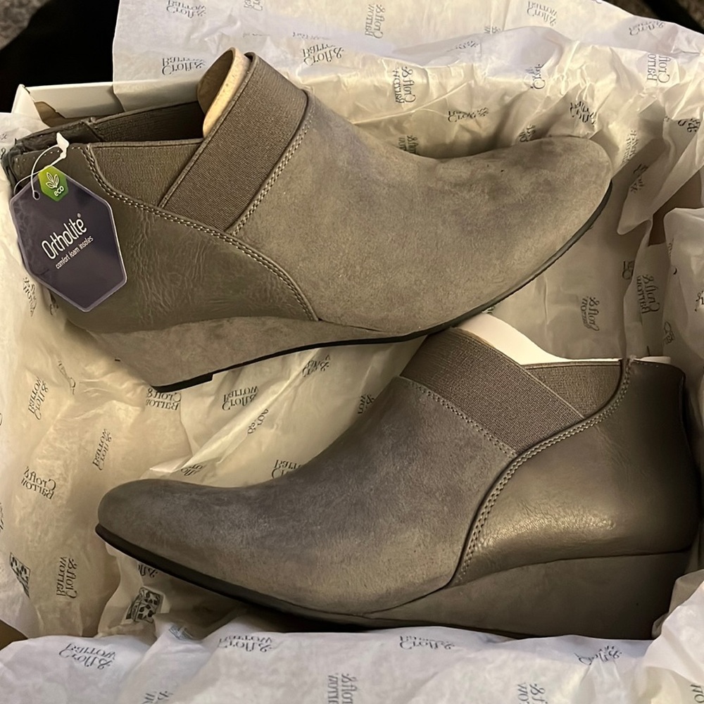 Kohl’s Women’s Grey Booties
